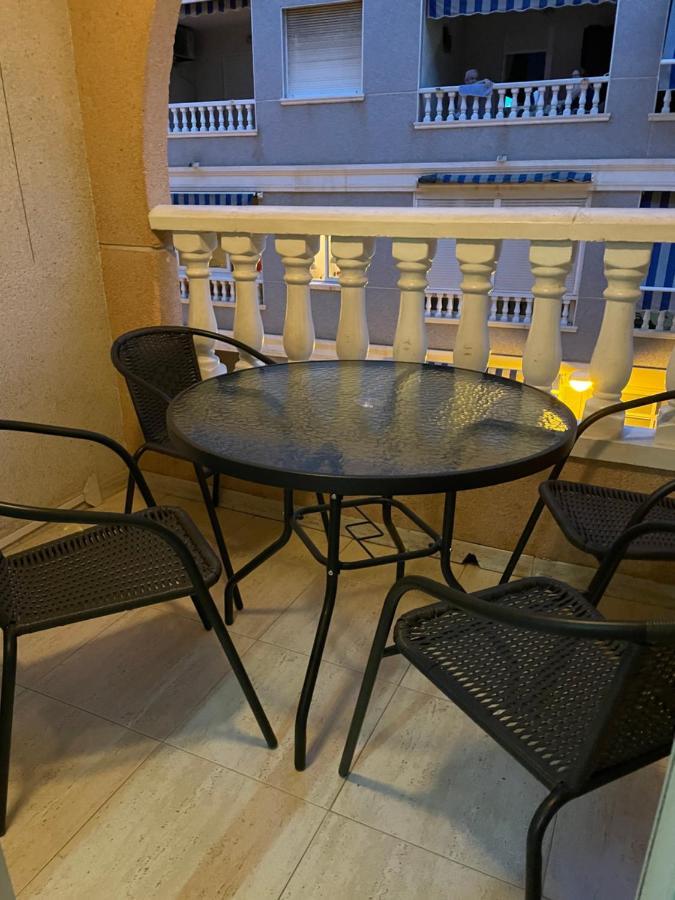 Apartamento Felix De La Fuente Torrevieja Luaran gambar