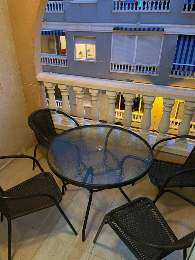 Apartamento Felix De La Fuente Torrevieja Luaran gambar