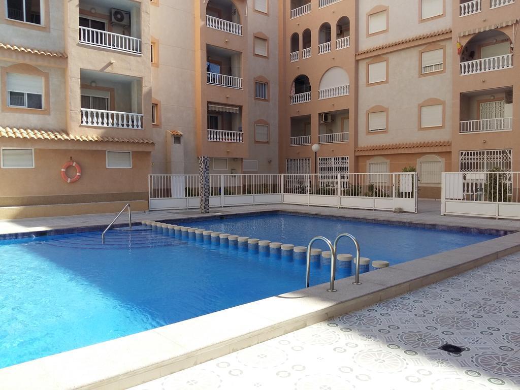 Apartamento Felix De La Fuente Torrevieja Luaran gambar