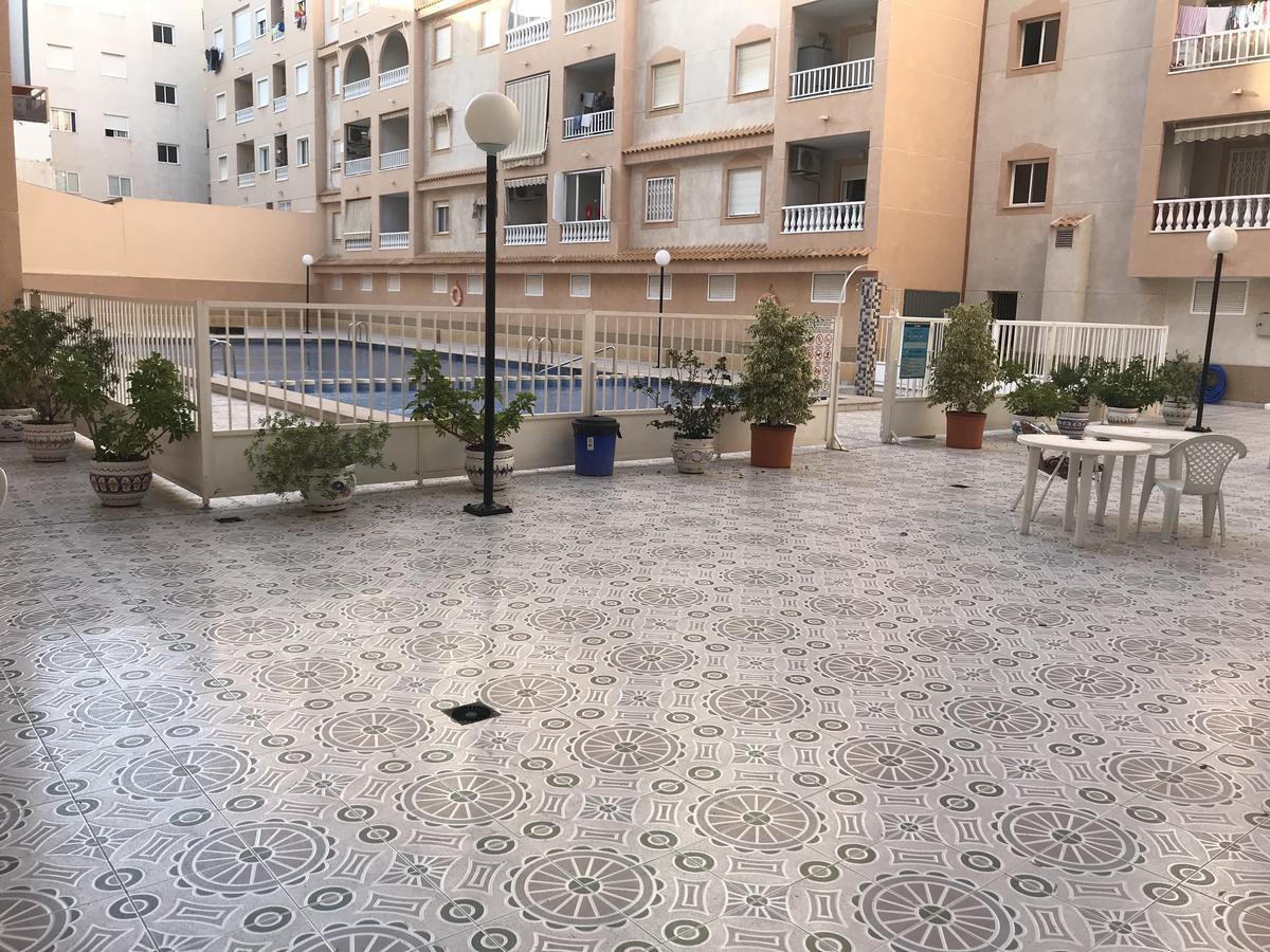 Apartamento Felix De La Fuente Torrevieja Luaran gambar