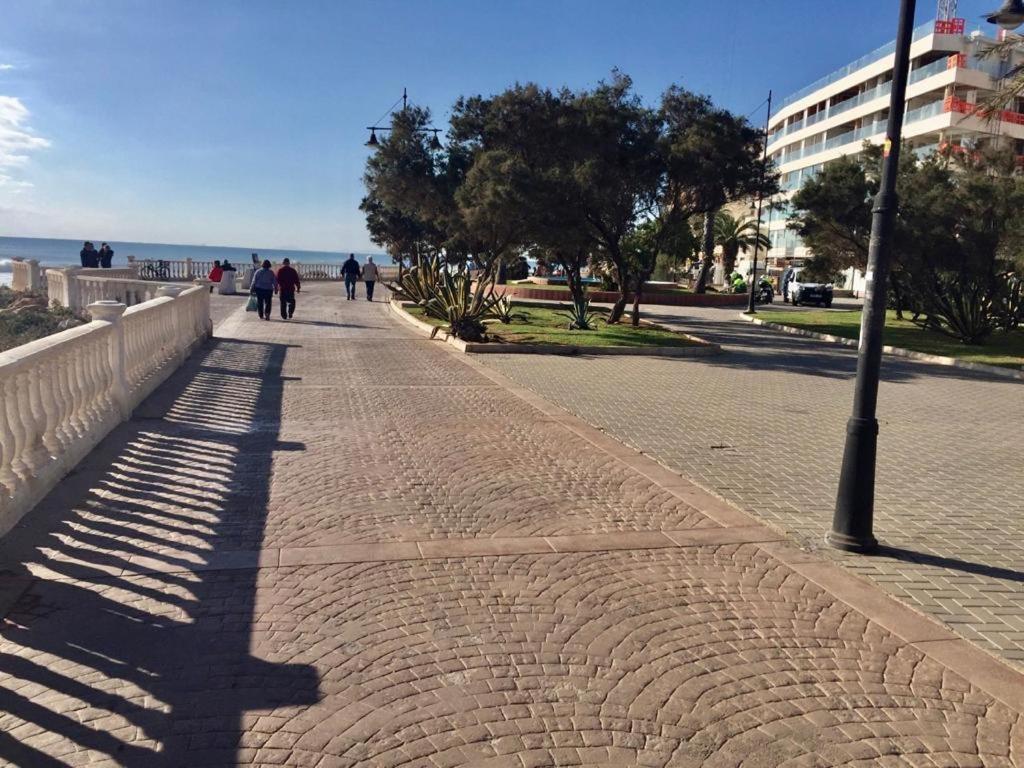 Apartamento Felix De La Fuente Torrevieja Luaran gambar